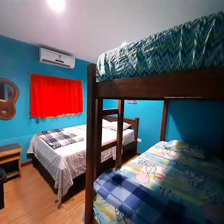 Coral Reef Surf Hostel And Camp Tamarindo Exterior foto
