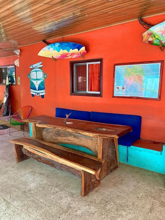 Coral Reef Surf Hostel And Camp Tamarindo Exterior foto