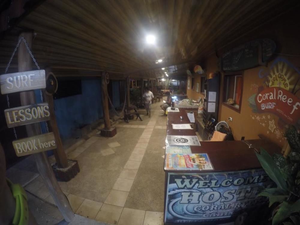 Coral Reef Surf Hostel And Camp Tamarindo Exterior foto